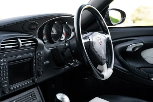 2003 Porsche 911 Turbo Cabriolet (996) Te koop (foto 45 van 235)