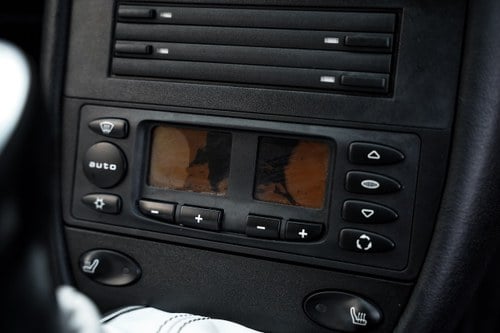 2003 Porsche 911 Turbo Cabriolet (996) Te koop (foto 85 van 235)