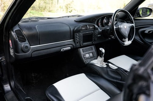 2003 Porsche 911 Turbo Cabriolet (996) Te koop (foto 56 van 235)