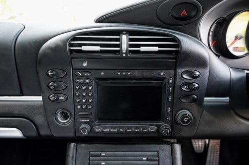 2003 Porsche 911 Turbo Cabriolet (996) Te koop (foto 76 van 235)