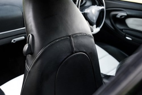 2003 Porsche 911 Turbo Cabriolet (996) Te koop (foto 103 van 235)