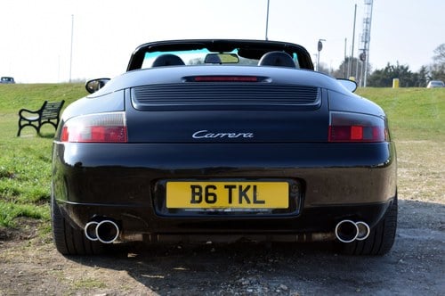 2001 Porsche 911 Carrera 2 Cabriolet (996) In vendita (immagine 10 di 130)