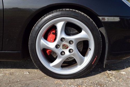 2001 Porsche 911 Carrera 2 Cabriolet (996) In vendita (immagine 19 di 130)