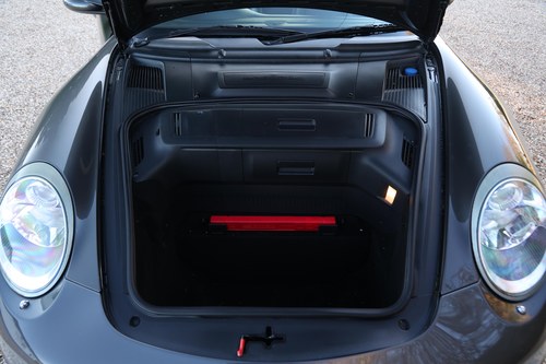 2005 Porsche 997.1 911 Carrera 2 Manual For Sale (picture 38 of 100)