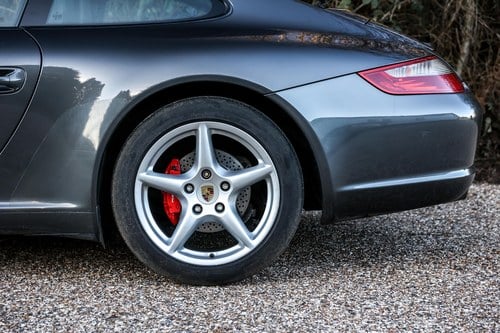 2005 Porsche 997.1 911 Carrera 2 Manual For Sale (picture 12 of 100)