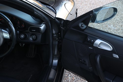 2005 Porsche 997.1 911 Carrera 2 Manual For Sale (picture 34 of 100)