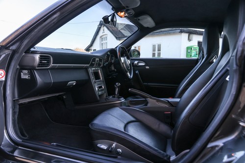 2005 Porsche 997.1 911 Carrera 2 Manual For Sale (picture 15 of 100)