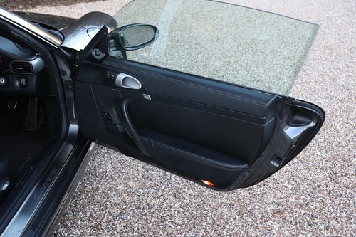 2005 Porsche 997.1 911 Carrera 2 Manual For Sale (picture 35 of 100)