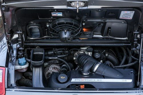 2005 Porsche 997.1 911 Carrera 2 Manual For Sale (picture 87 of 100)