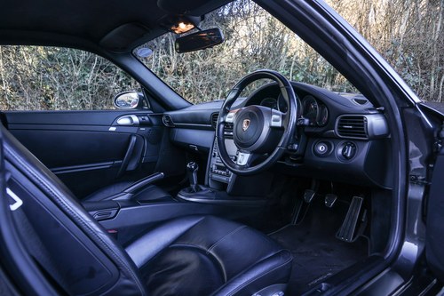 2005 Porsche 997.1 911 Carrera 2 Manual For Sale (picture 19 of 100)