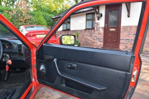 1989 Porsche 944 Lux zum Verkauf (Bild 33 von 136)