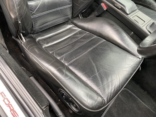 1990 Porsche 944 S2 Te koop (foto 65 van 232)