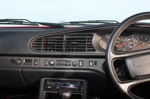 1987 Porsche 944 till salu (bild 68 av 154)