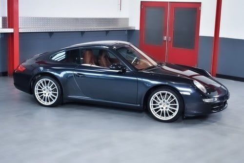 2007 Porsche 911 (997) Carrera 'Sunroof' Coupe 3.6-litre LHD In vendita (immagine 5 di 46)