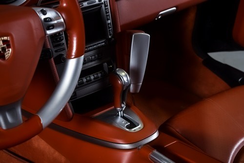 2007 Porsche 911 (997) Carrera 'Sunroof' Coupe 3.6-litre LHD In vendita (immagine 32 di 46)