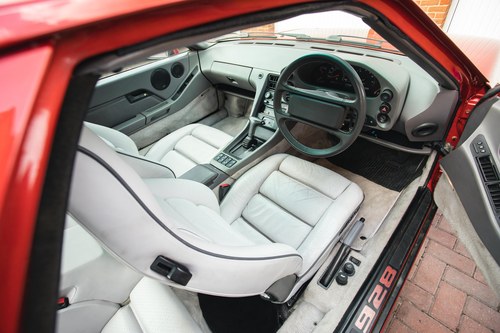 NO RESERVE - 1991 Porsche 928 S4 à vendre (picture 30 of 134)