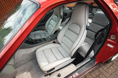 NO RESERVE - 1991 Porsche 928 S4 à vendre (picture 37 of 134)