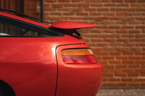 NO RESERVE - 1991 Porsche 928 S4 à vendre (picture 85 of 134)