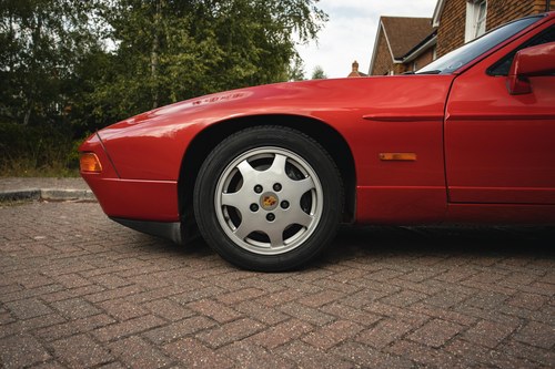 NO RESERVE - 1991 Porsche 928 S4 à vendre (picture 20 of 134)