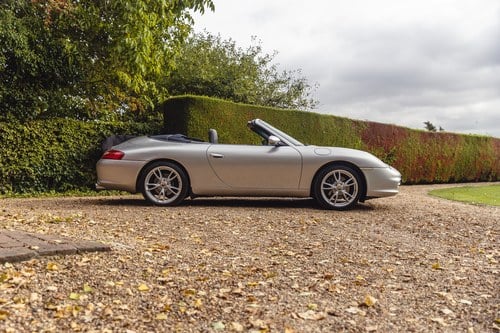 2002 Porsche 911 (996) Carrera 2 Cabriolet à venda (imagem 2 de 246)