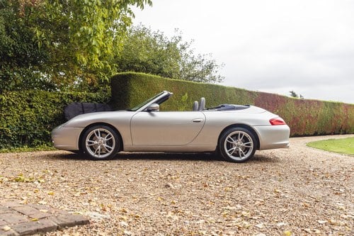 2002 Porsche 911 (996) Carrera 2 Cabriolet à venda (imagem 8 de 246)