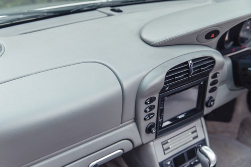 2002 Porsche 911 (996) Carrera 2 Cabriolet à venda (imagem 51 de 246)