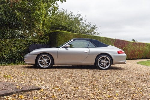 2002 Porsche 911 (996) Carrera 2 Cabriolet à venda (imagem 23 de 246)