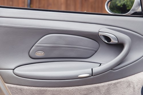 2002 Porsche 911 (996) Carrera 2 Cabriolet à venda (imagem 83 de 246)