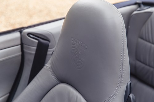 2002 Porsche 911 (996) Carrera 2 Cabriolet à venda (imagem 77 de 246)