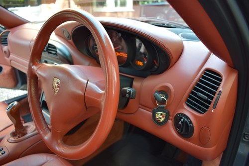 2003 Porsche 911 C2 (996) till salu (bild 51 av 200)