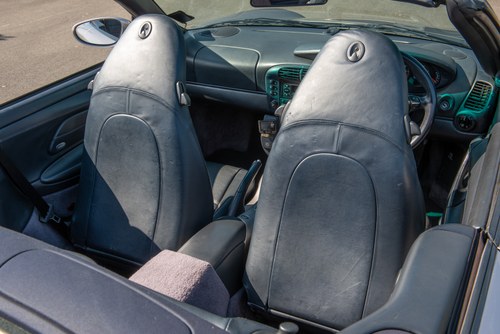 2001 Porsche 911 (996) Carrera 4 Cabriolet In vendita (immagine 48 di 108)