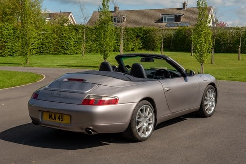 2001 Porsche 911 (996) Carrera 4 Cabriolet In vendita (immagine 6 di 108)