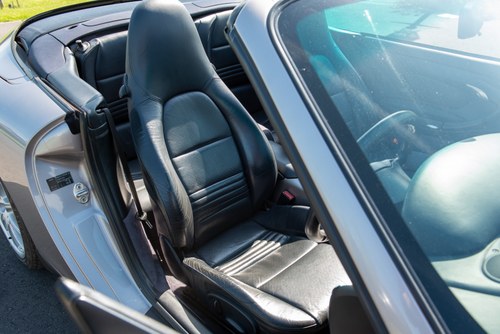 2001 Porsche 911 (996) Carrera 4 Cabriolet In vendita (immagine 35 di 108)