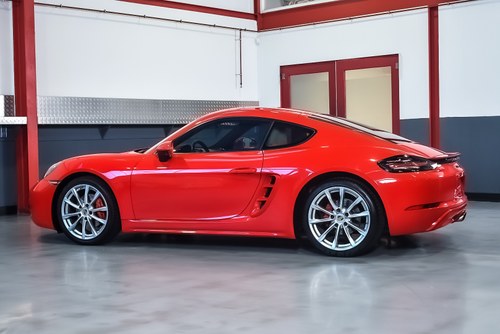 2018 Porsche Cayman 718 Coupe LHD For Sale (picture 7 of 94)