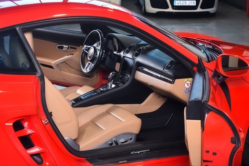 2018 Porsche Cayman 718 Coupe LHD For Sale (picture 45 of 94)