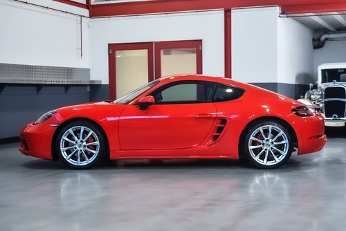 2018 Porsche Cayman 718 Coupe LHD For Sale (picture 24 of 94)