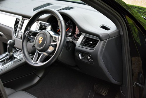 2015 Porsche Macan Turbo For Sale (picture 22 of 119)