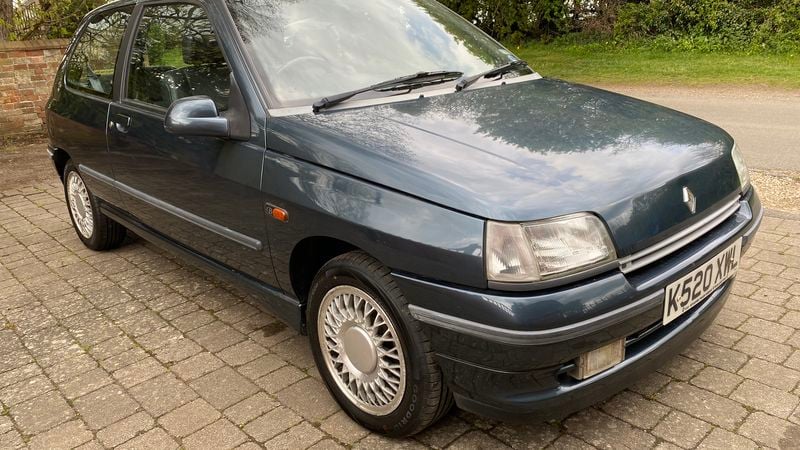 NO RESERVE! - 1993 Renault Clio Baccara For Sale (picture 1 of 221)