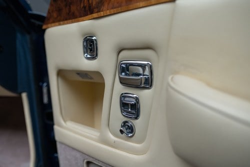 1985 Rolls-Royce Corniche LHD For Sale (picture 87 of 191)