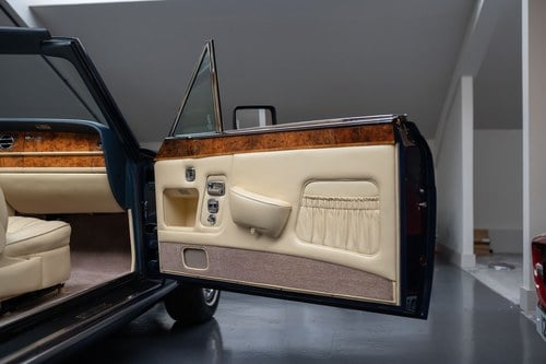 1985 Rolls-Royce Corniche LHD For Sale (picture 101 of 191)