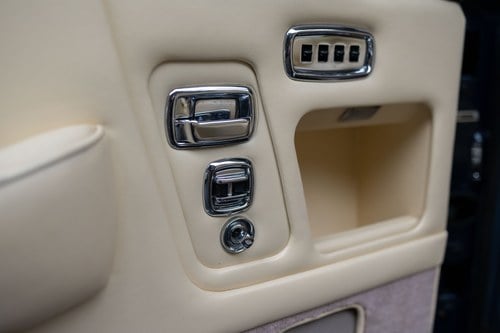 1985 Rolls-Royce Corniche LHD For Sale (picture 78 of 191)