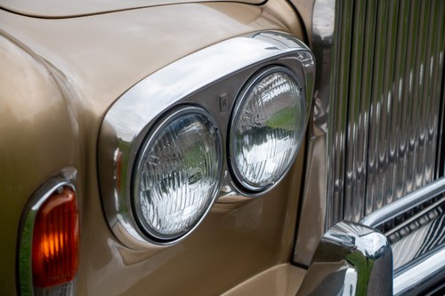 1974 Rolls-Royce Corniche Convertible In vendita (immagine 76 di 169)