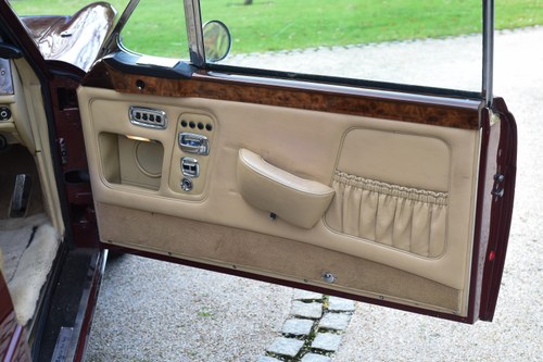 1973 Rolls-Royce Corniche Convertible Te koop (foto 38 van 150)