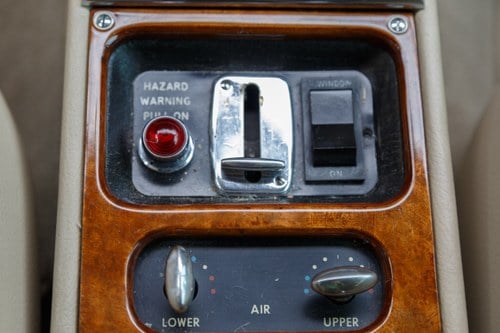 1971 Rolls-Royce Corniche Fixed-head Coupé LHD For Sale (picture 25 of 99)