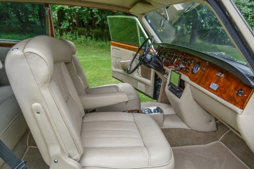 1971 Rolls-Royce Corniche Fixed-head Coupé LHD For Sale (picture 17 of 99)