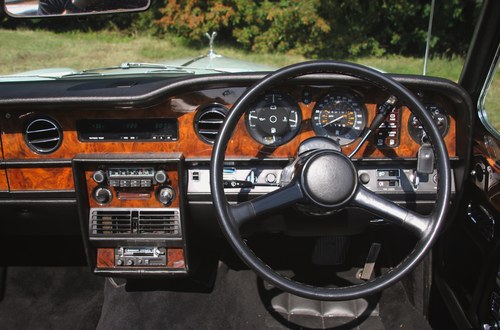 1981 Rolls-Royce Corniche Drophead Te koop (foto 30 van 198)