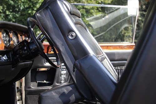 1981 Rolls-Royce Corniche Drophead Te koop (foto 64 van 198)