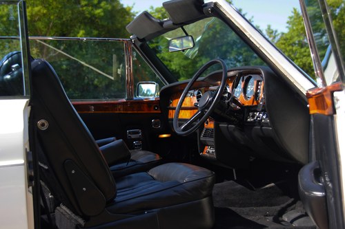 1981 Rolls-Royce Corniche Drophead Te koop (foto 44 van 198)