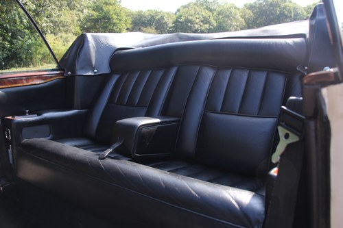 1981 Rolls-Royce Corniche Drophead Te koop (foto 70 van 198)