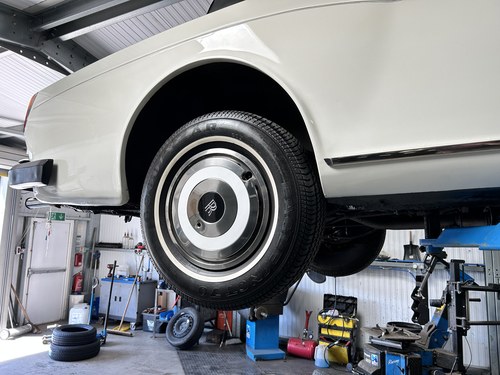 1981 Rolls-Royce Corniche Drophead Te koop (foto 175 van 198)